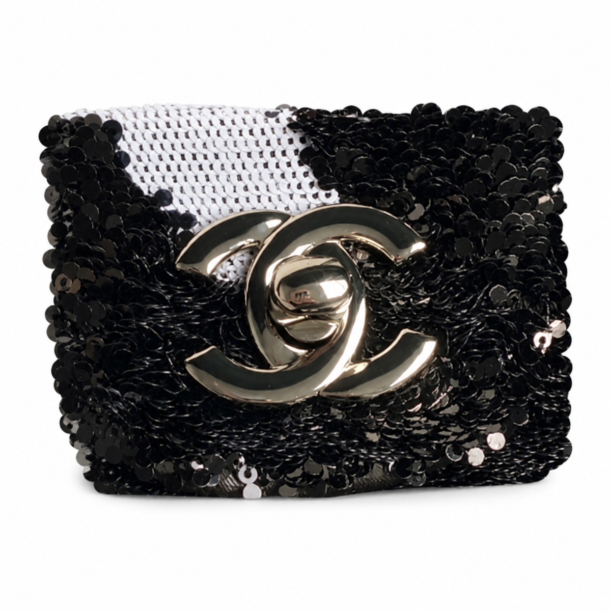 Chanel Classic Quilted Chain Bag | CC Turn-Lock Leather Chain Strap — 21cm